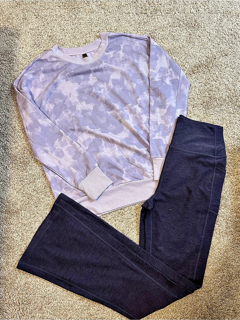 Mondetta Purple Abstract Top size M & Kirkland Flare Yoga Pants Size Large